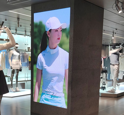 商场某服装品牌连锁店LED显示屏应用案例